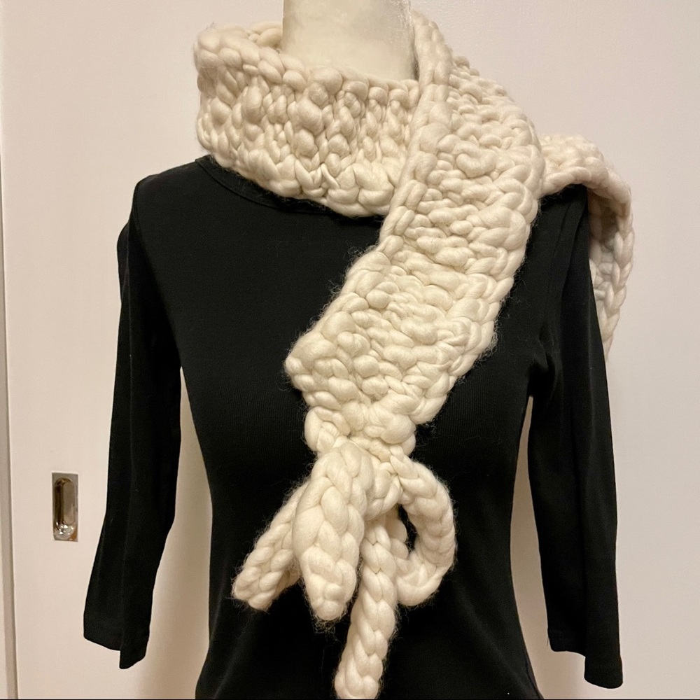 🎀 Mischa Lampert hand knit chunky scarf 🎀